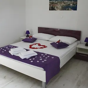  Apartment Gold Town Centre Old Town Croatia